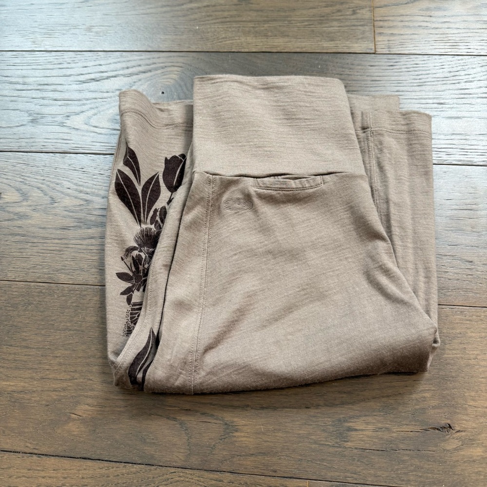 Icebreaker Skirt Sz Medium. Tan with Brown Floral Print - Picture 9 of 10